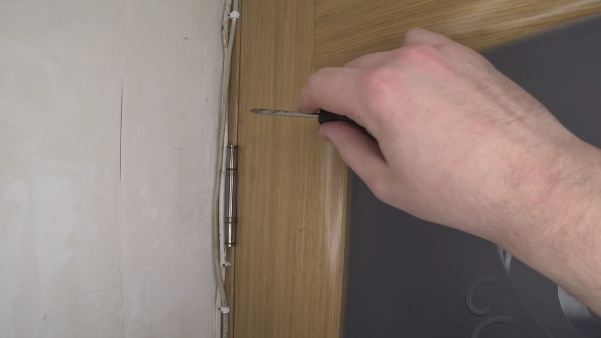 ремонт петель двери